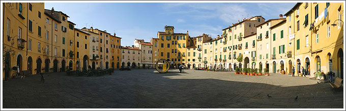 Piazza Anfiteatro Lucca